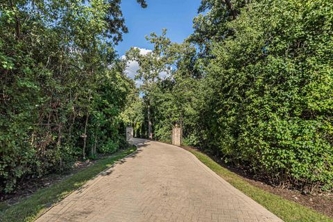 Tiny photo for 1401 W Everett Road, Lake Forest, IL 60045 (MLS # 12466618)