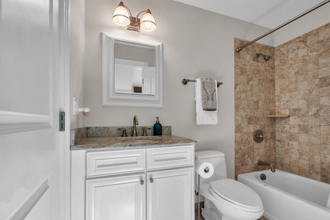 Tiny photo for 1401 W Everett Road, Lake Forest, IL 60045 (MLS # 12466618)