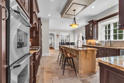 Tiny photo for 1401 W Everett Road, Lake Forest, IL 60045 (MLS # 12466618)