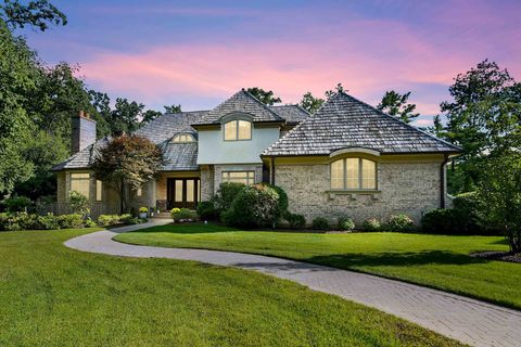 Tiny photo for 1401 W Everett Road, Lake Forest, IL 60045 (MLS # 12466618)