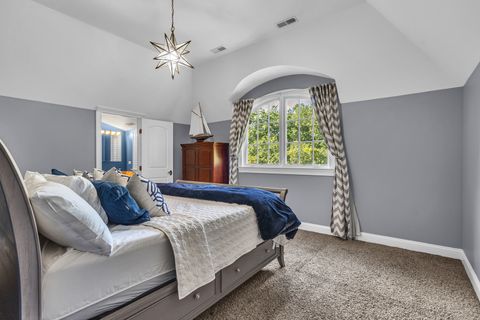 Tiny photo for 1401 W Everett Road, Lake Forest, IL 60045 (MLS # 12466618)