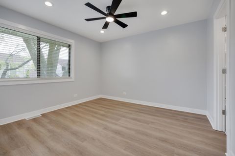 Tiny photo for 1624 E Waterford Lane #1624, Palatine, IL 60074 (MLS # 12635748)