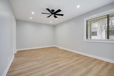 Tiny photo for 1624 E Waterford Lane #1624, Palatine, IL 60074 (MLS # 12635748)