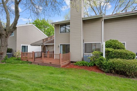 Tiny photo for 1624 E Waterford Lane #1624, Palatine, IL 60074 (MLS # 12635748)