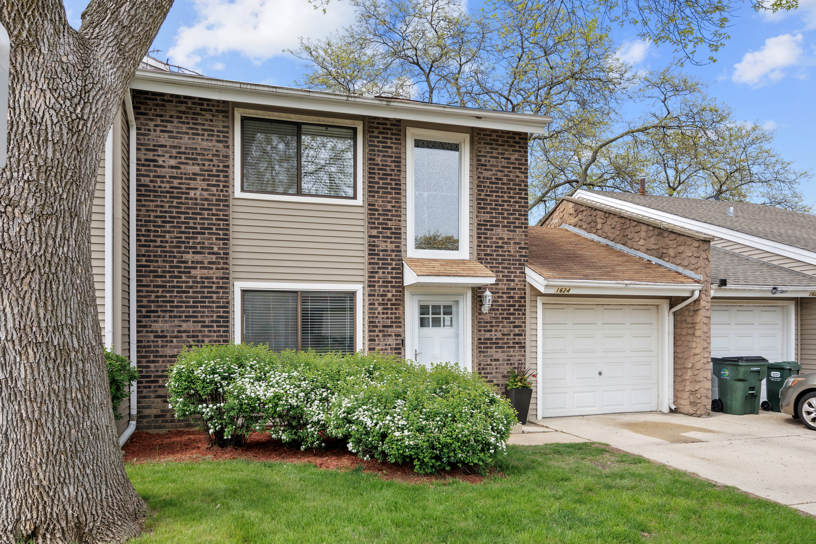 1624 E Waterford Lane