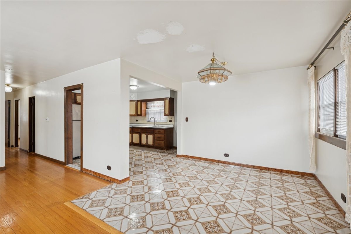 4647 N Newland Avenue