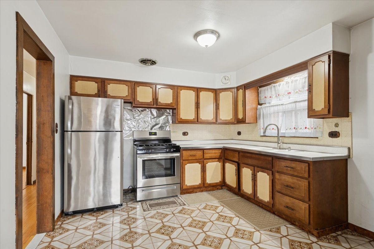 4647 N Newland Avenue