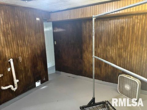 Tiny photo for 518 E Kerr Street, Centralia, IL 62801 (MLS # EB459494)