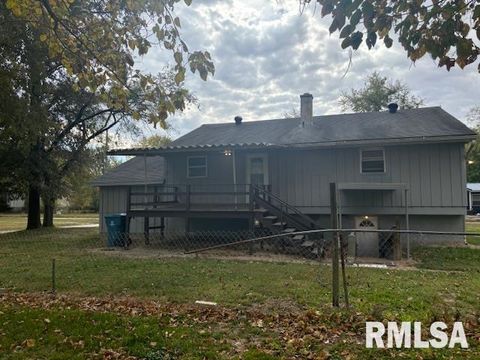 Tiny photo for 518 E Kerr Street, Centralia, IL 62801 (MLS # EB459494)