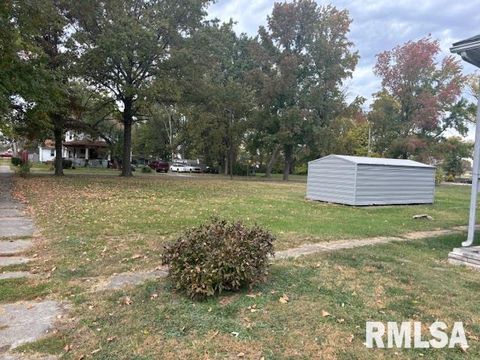 Tiny photo for 518 E Kerr Street, Centralia, IL 62801 (MLS # EB459494)