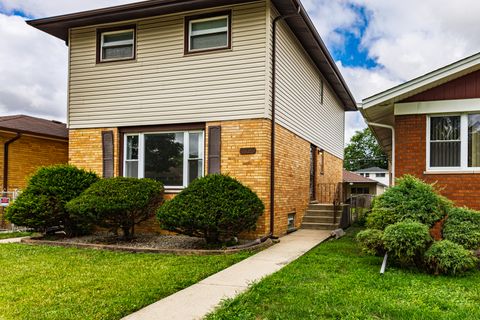 Tiny photo for 11740 S Loomis Street, Chicago, IL 60643 (MLS # 12452531)