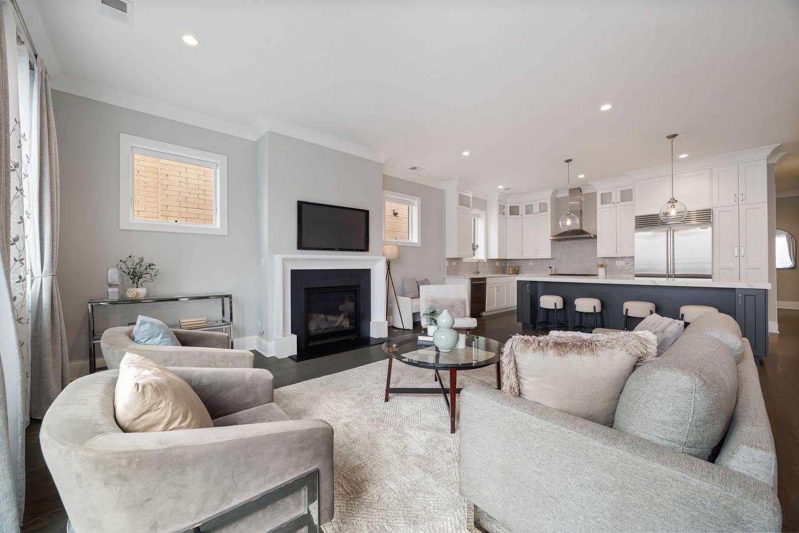 2649 N Racine Avenue 3N