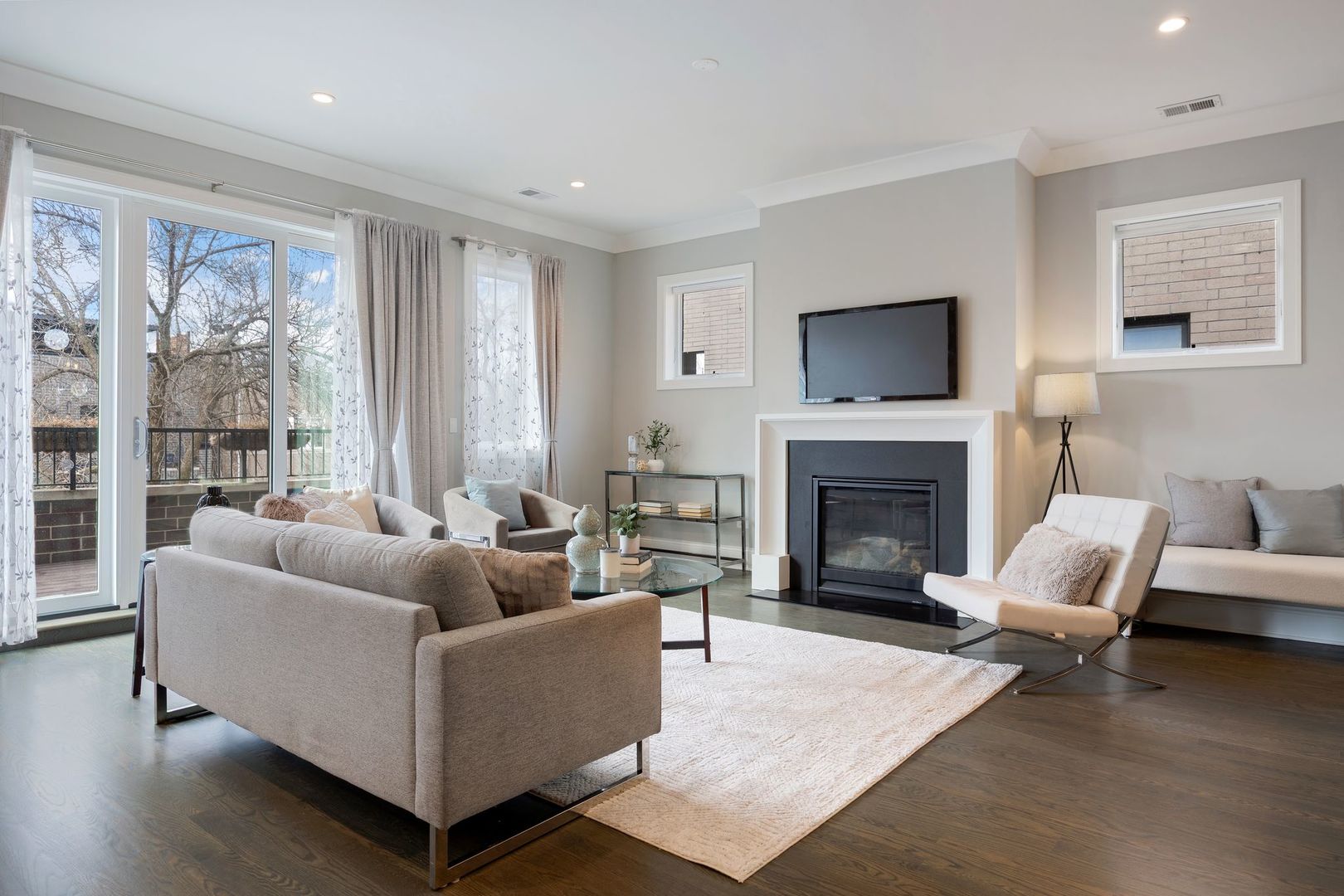 2649 N Racine Avenue 3N