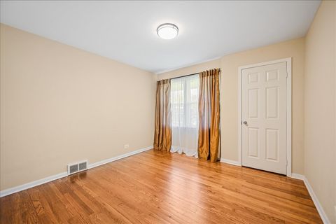 Tiny photo for 203 Coldren Drive, Prospect Heights, IL 60070 (MLS # 12499285)