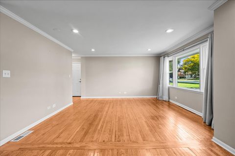 Tiny photo for 203 Coldren Drive, Prospect Heights, IL 60070 (MLS # 12499285)