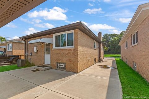 Tiny photo for 11214 S Sacramento Avenue, Chicago, IL 60655 (MLS # 12537577)