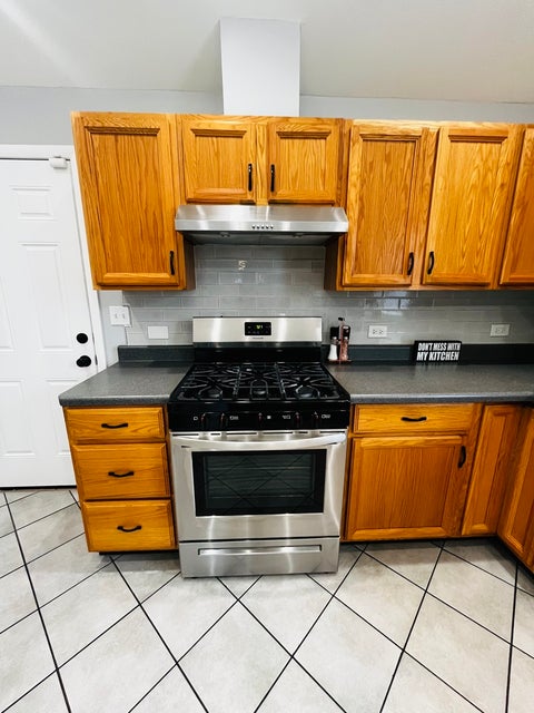 Tiny photo for 246 E 161st Place, South Holland, IL 60473 (MLS # 12683100)