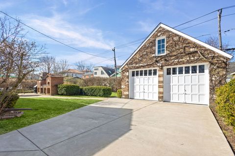 Tiny photo for 664 Burton Avenue, Highland Park, IL 60035 (MLS # 12595706)