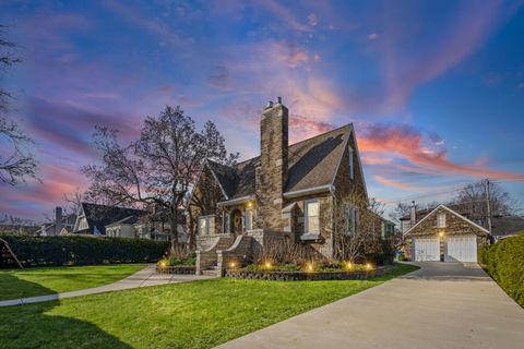 Tiny photo for 664 Burton Avenue, Highland Park, IL 60035 (MLS # 12595706)