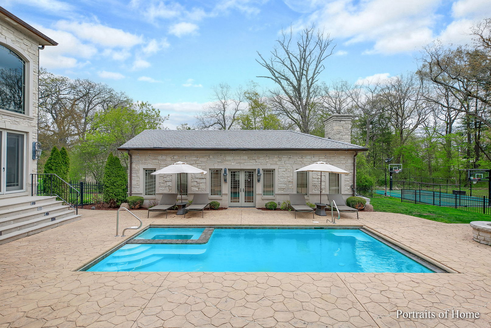 Oak Brook, Illinois 60523, United States, 6 Bedrooms Bedrooms, ,7 BathroomsBathrooms,Residential,Active,251553