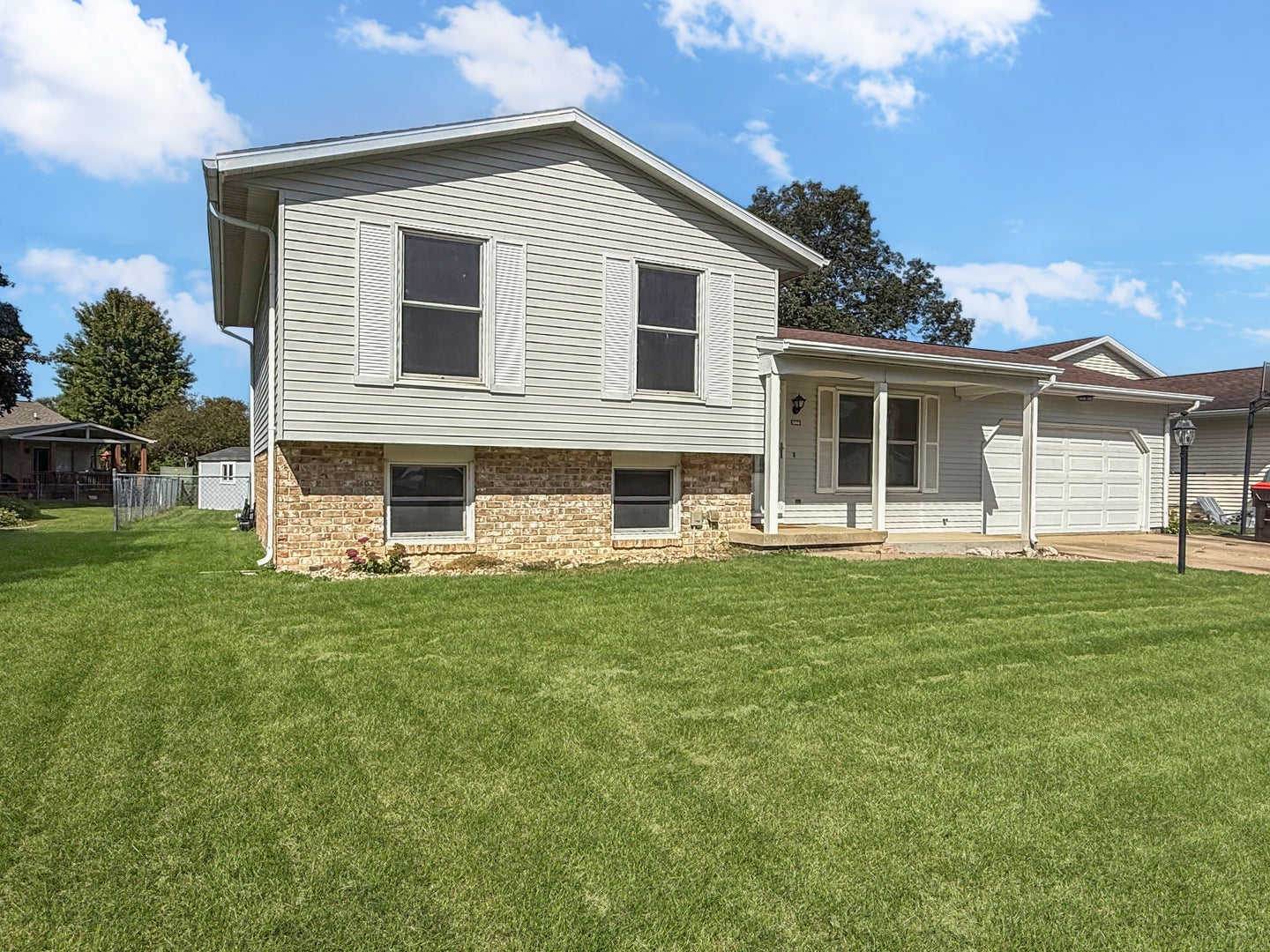 919 North Drive