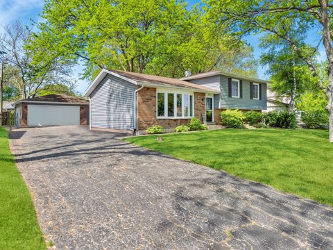 2109 Sprucewood Lane Lindenhurst IL 60046
