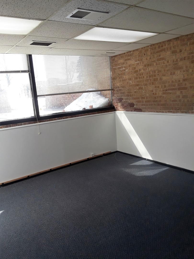 100 E Irving Park Road 109