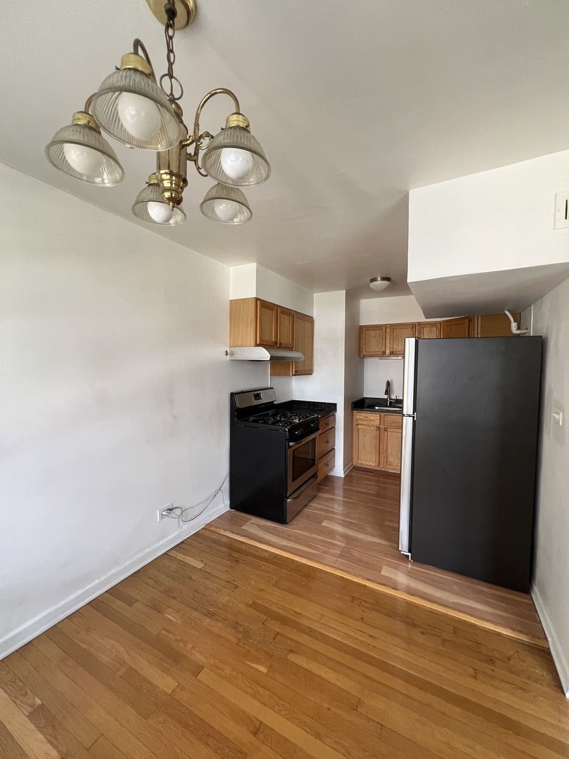 5335 N California Avenue 203