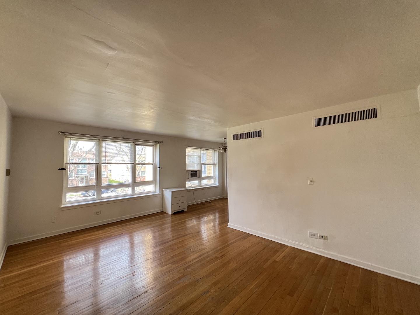 5335 N California Avenue 203