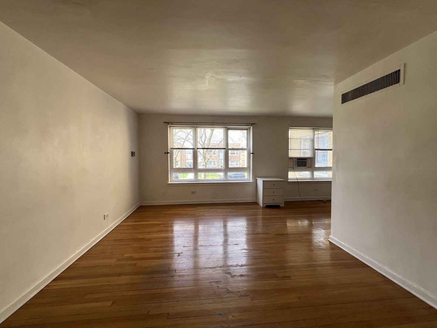 5335 N California Avenue 203