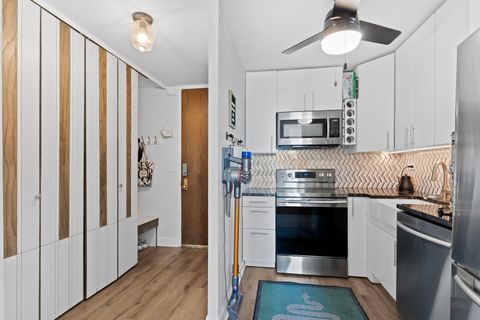 Tiny photo for 720 W Gordon Terrace #15N, Chicago, IL 60613 (MLS # 12439978)