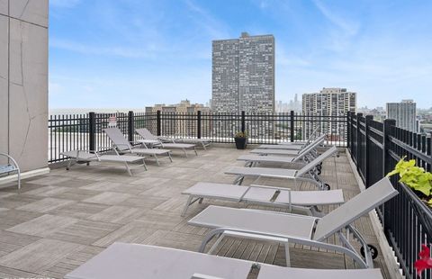 Tiny photo for 720 W Gordon Terrace #15N, Chicago, IL 60613 (MLS # 12439978)