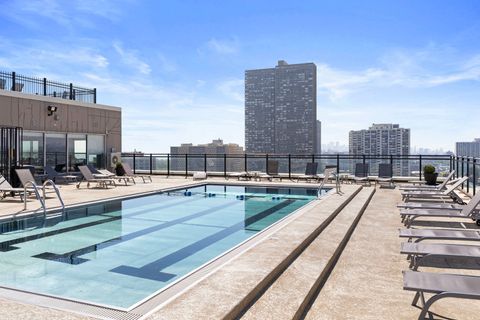 Tiny photo for 720 W Gordon Terrace #15N, Chicago, IL 60613 (MLS # 12439978)