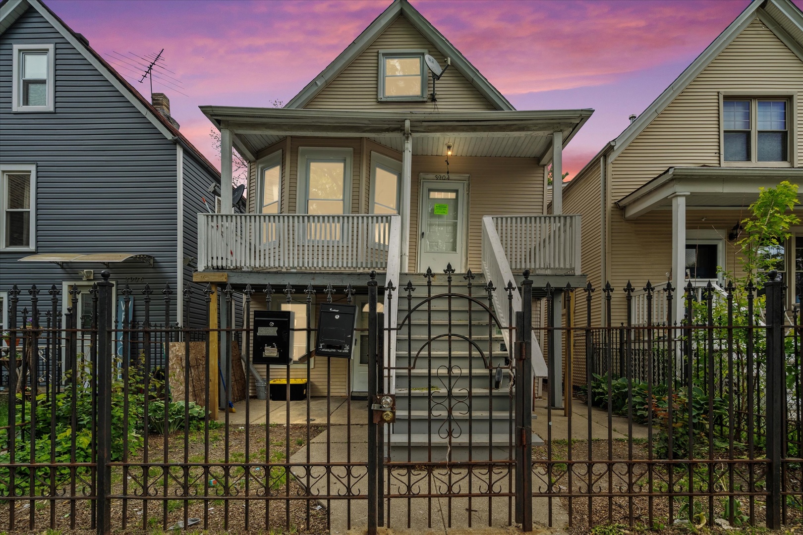 3904 W Montrose Avenue