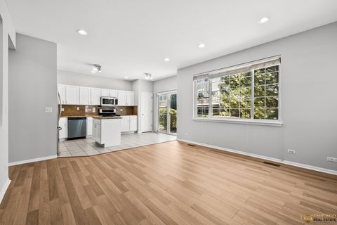 Tiny photo for 600 Creekside Circle #600, Gurnee, IL 60031 (MLS # 12484507)