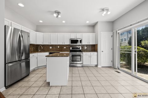Tiny photo for 600 Creekside Circle #600, Gurnee, IL 60031 (MLS # 12484507)