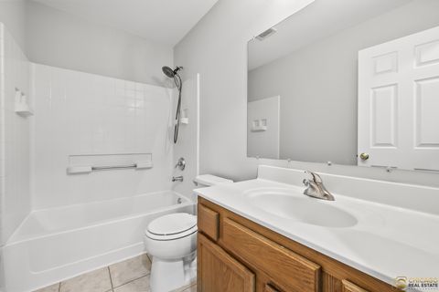 Tiny photo for 600 Creekside Circle #600, Gurnee, IL 60031 (MLS # 12484507)