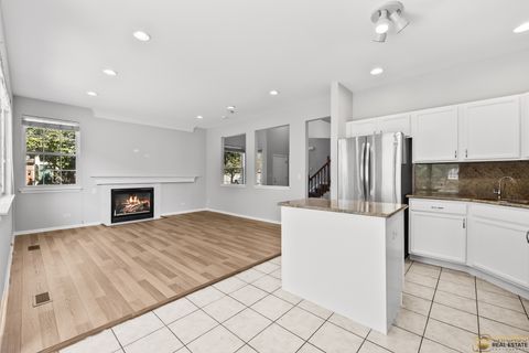 Tiny photo for 600 Creekside Circle #600, Gurnee, IL 60031 (MLS # 12484507)