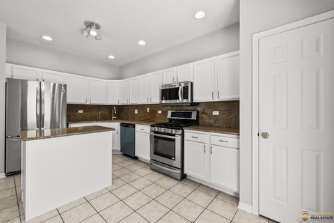 Tiny photo for 600 Creekside Circle #600, Gurnee, IL 60031 (MLS # 12484507)