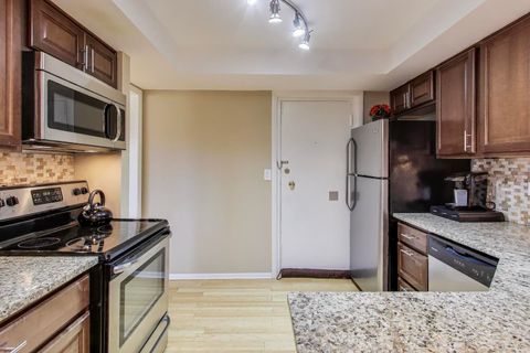 Tiny photo for 1847 Tanglewood Drive #2B, Glenview, IL 60025 (MLS # 12517354)