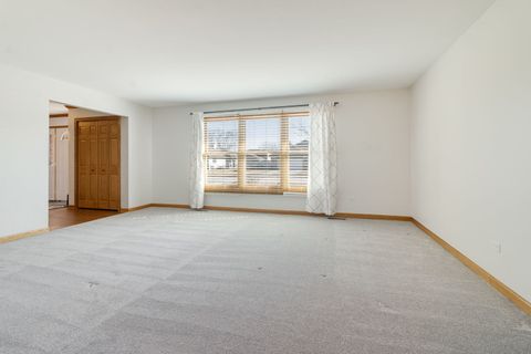 Tiny photo for 303 Westwood Drive, Shorewood, IL 60404 (MLS # 12579977)