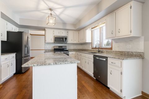 Tiny photo for 303 Westwood Drive, Shorewood, IL 60404 (MLS # 12579977)