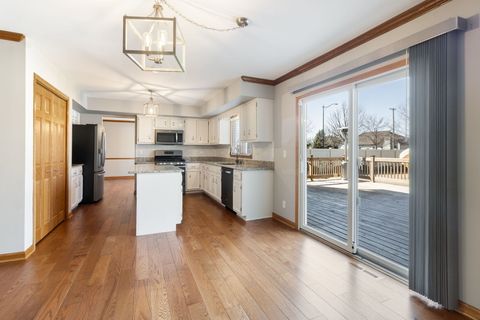 Tiny photo for 303 Westwood Drive, Shorewood, IL 60404 (MLS # 12579977)