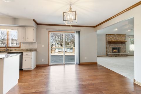Tiny photo for 303 Westwood Drive, Shorewood, IL 60404 (MLS # 12579977)