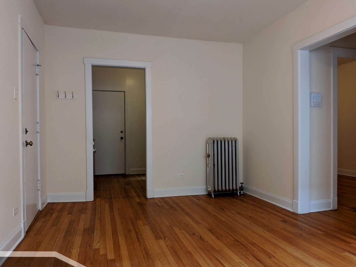 2621 N Spaulding Avenue 2E