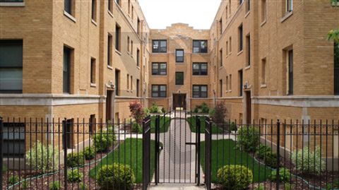 2621 N Spaulding Avenue 2E Chicago IL 60647