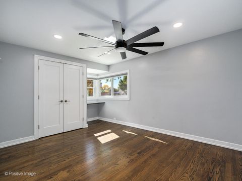 Tiny photo for 7225 N East Prairie Road, Lincolnwood, IL 60712 (MLS # 12532312)