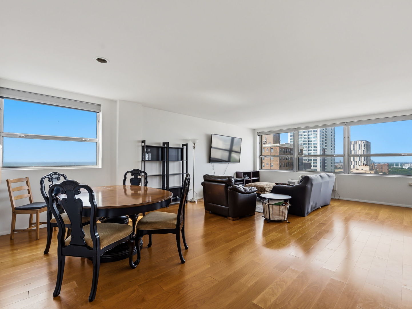 5532 S South Shore Drive 19F