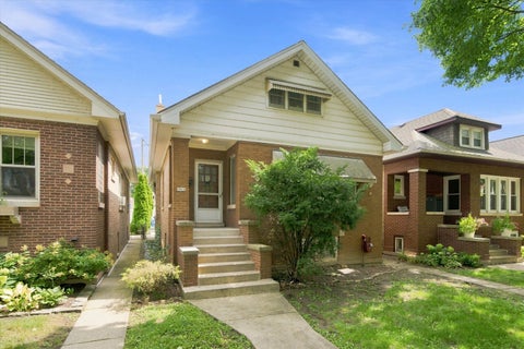 Tiny photo for 3811 N Francisco Avenue, Chicago, IL 60618 (MLS # 12758855)