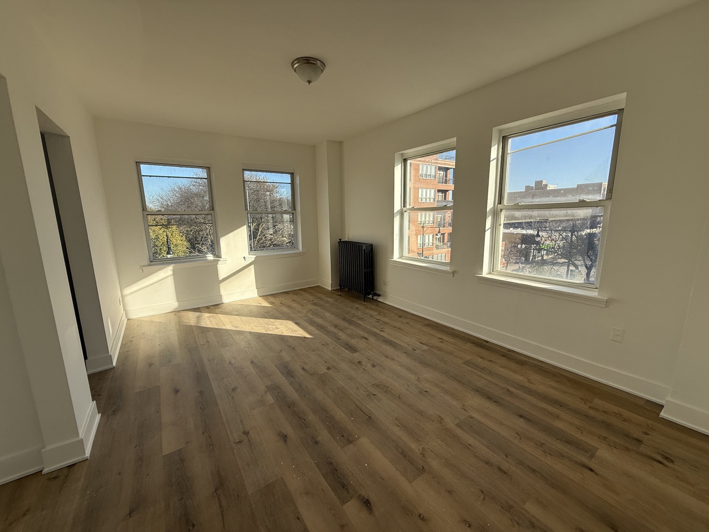 6930 N Greenview Avenue 703